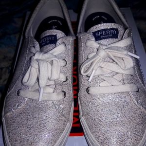 8.5 Womens Sperry sneakers